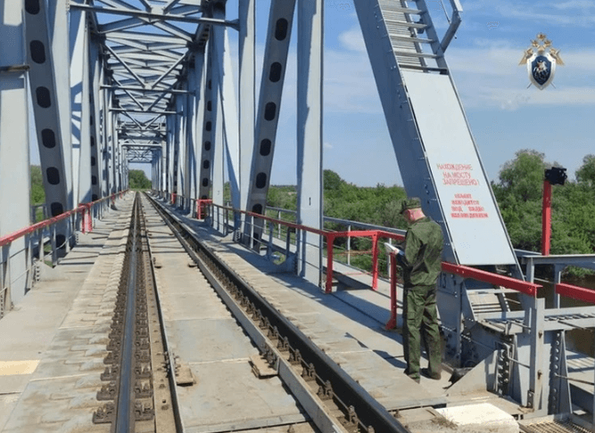 Ей было 18 лет: девушка попала под поезд на Среднем Урале 