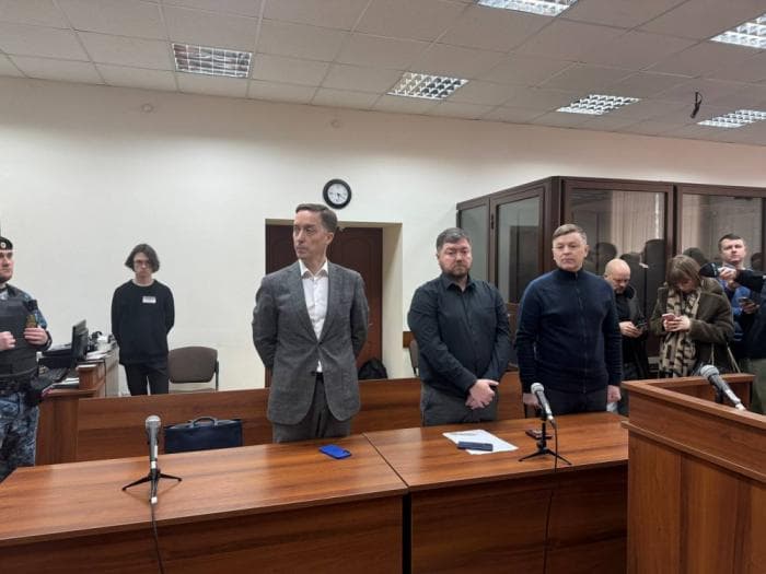 Ушел на СВО: Свердловский суд приостановил рассмотрение дела бывшего министра транспорта 