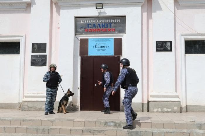 Здание оцепили, людей эвакуировали: что произошло в каменском ДС «Салют»