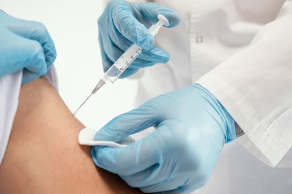 Почему отказ от прививок угрожает жизни детей: вспышка опасных болезней в России