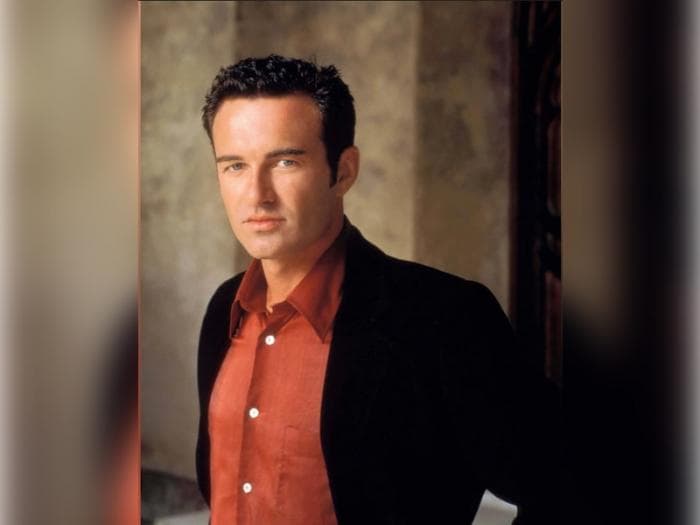 Актер Джулиан МакМэхон: звезда «Зачарованных» и «Фантастической четверки» скончался после борьбы с раком