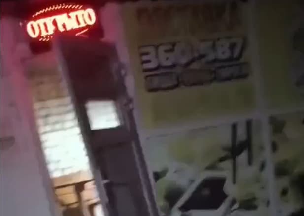 «Тут еще бильярд и алкомаркет»: сауна в Каменске-Уральском, где заживо сгорели две девушки, продолжает работать