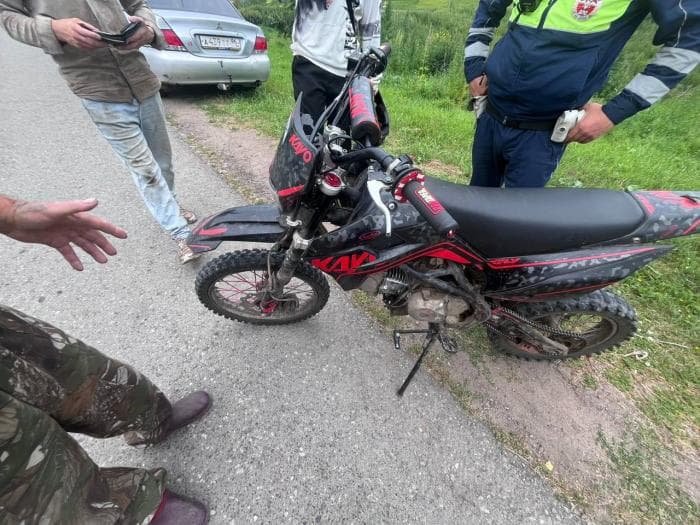 14-летнего питбайкера поймали под Каменском-Уральским. Его отец получил штраф