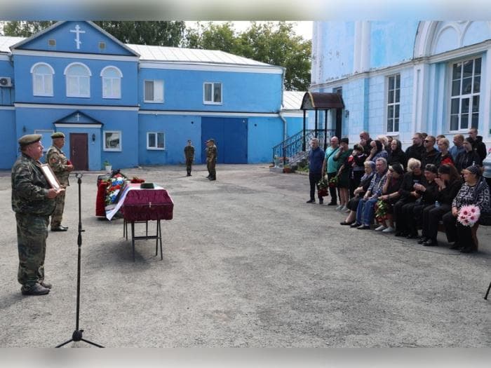 Каменск-Уральский проводил в последний путь бойца Евгения Машьянова