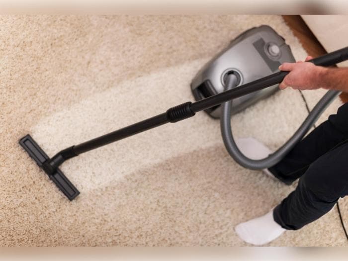 Пылесос включил — штраф получил! Вечерняя уборка может стать нарушением закона