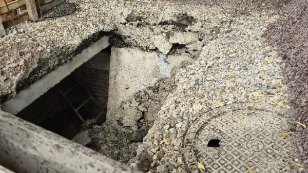 «Переломили плиту»: УК «Теплокомплекс» за свой счет восстановит поврежденную тепловую камеру в Каменске-Уральском