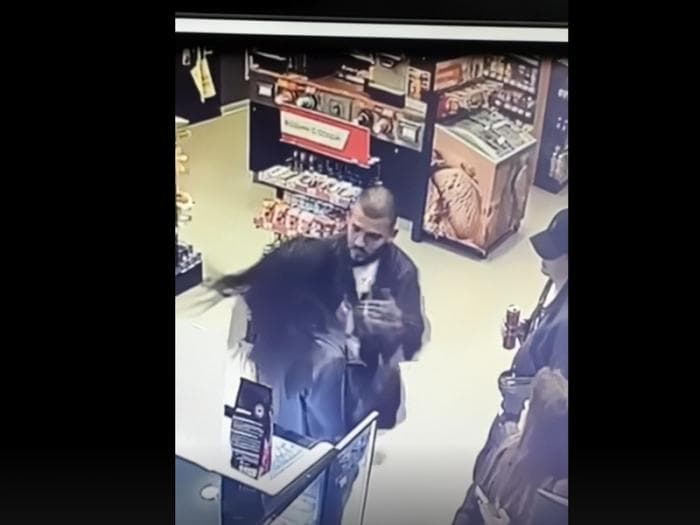 «Не понравился отказ»: свердловчанин ударил девушку за отказ знакомиться и отправился в спецприемник