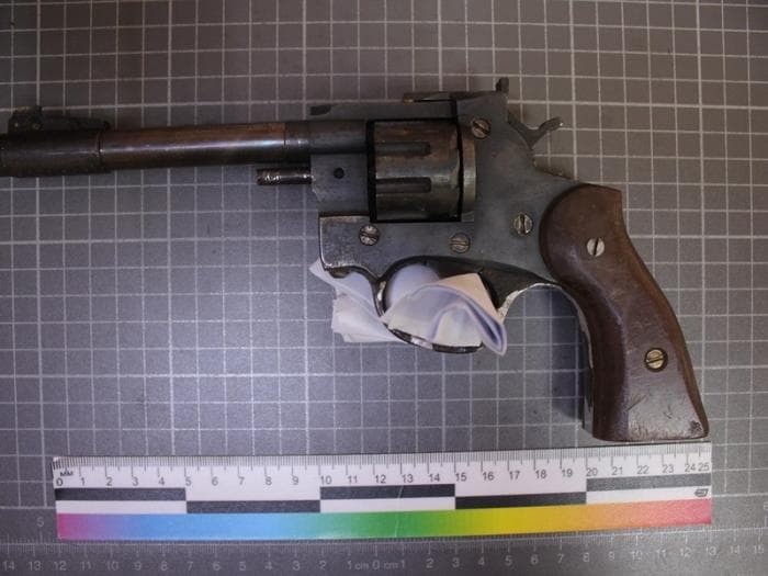 «Боюсь медведей!» — житель Каменска-Уральского с пистолетом попытался уехать в Барнаул, но был задержан