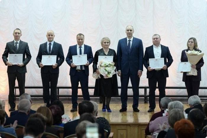 Фельдшер из Каменска-Уральского спас сотни жизней и получил губернаторскую награду