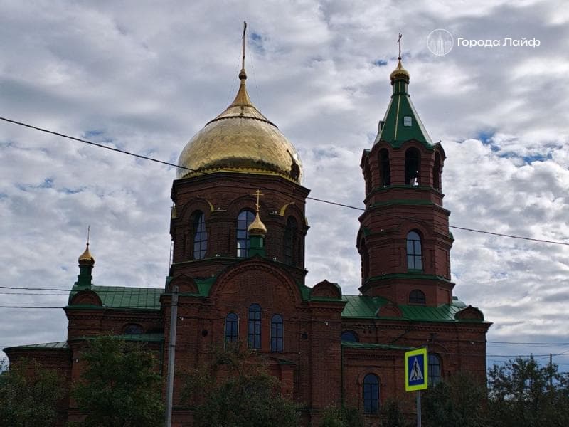 Выбрасывать запрещено! Священник рассказал, что делать со старыми иконами и как не осквернить святыню