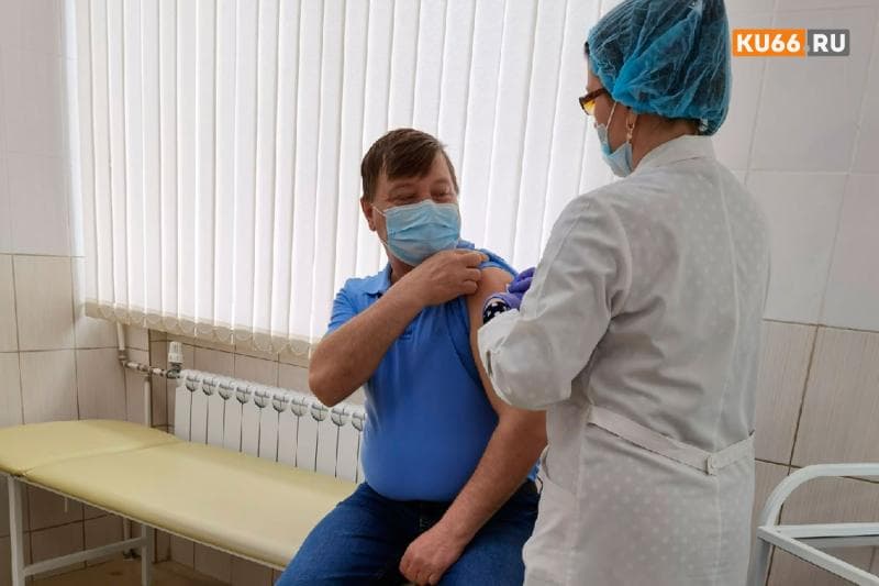 Биолог объяснила, как осенью прививаться от гриппа и COVID-19 правильно