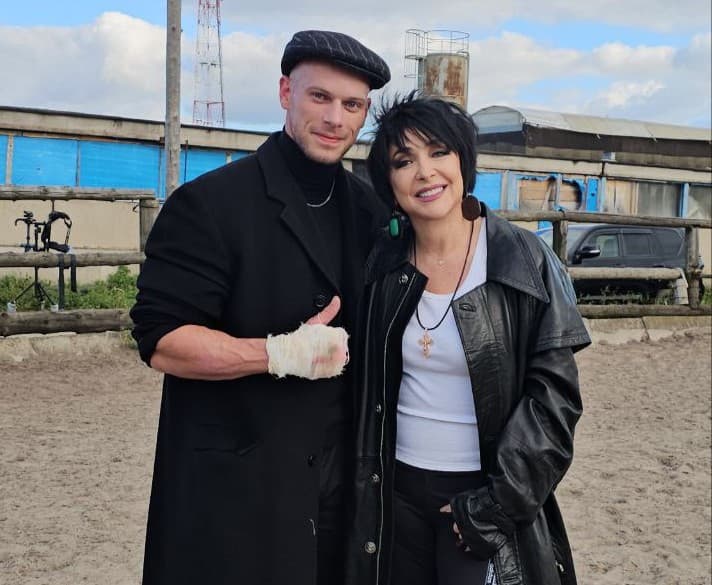 Известного бодибилдера из Каменска-Уральского заметили в новом клипе Лолиты 