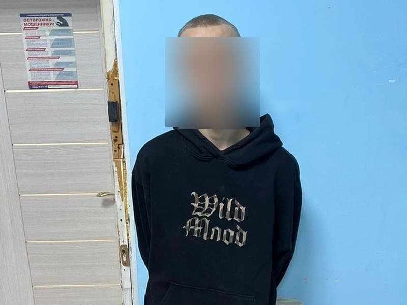 В Екатеринбурге парень попытался обмануть ПВЗ и уйти с тремя дорогими смартфонами iPhone