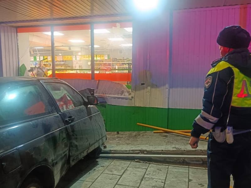 «Две жизни оборвались в одно мгновение»: в Свердловской области автомобиль насмерть сбил двух девочек