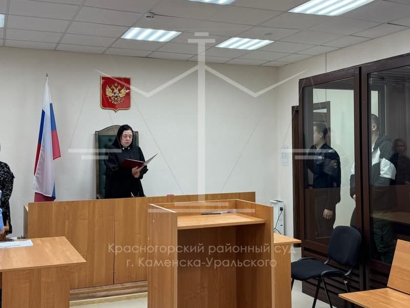 Напали на дедушку посреди дня: в Каменске-Уральском двое мужчин обокрали 88-летнего пенсионера