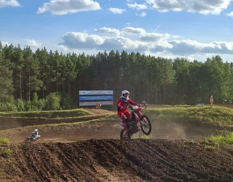 «Хотели поддержать детей!»: мотошкола Каменска-Уральского объяснила перенос соревнований
