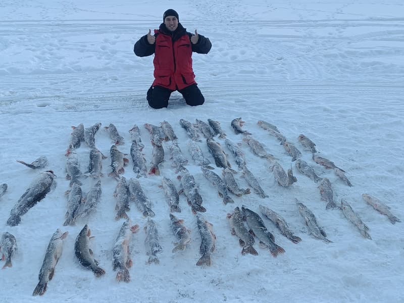 Рыбаки Каменска-Уральского раскрыли лучшие зимние места в Свердловской области и показали впечатляющие уловы