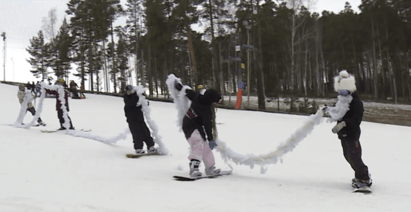 Дед Мороз с 30-метровой бородой спустился с Уктусских гор в Екатеринбурге