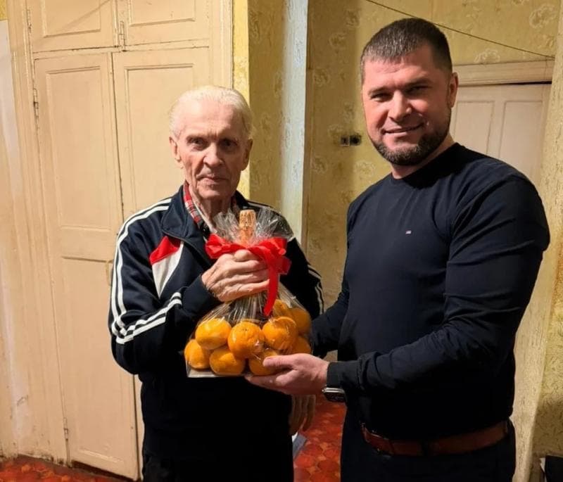 88-летие водителя «УралЗИС-355М» Николая Максимова из Каменска-Уральского: поздравление и история легендарного грузовика 