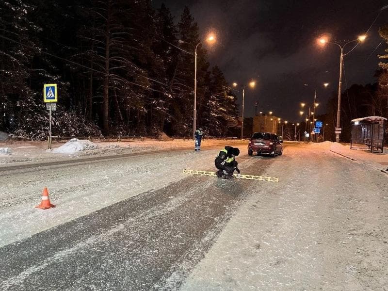 Водитель "Лады" сбил пешехода на переходе в Каменске-Уральском