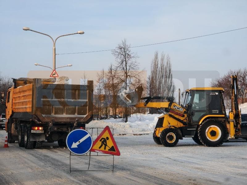 В Каменске-Уральском дорожники столкнулись с нехваткой спецтехники при уборке снега