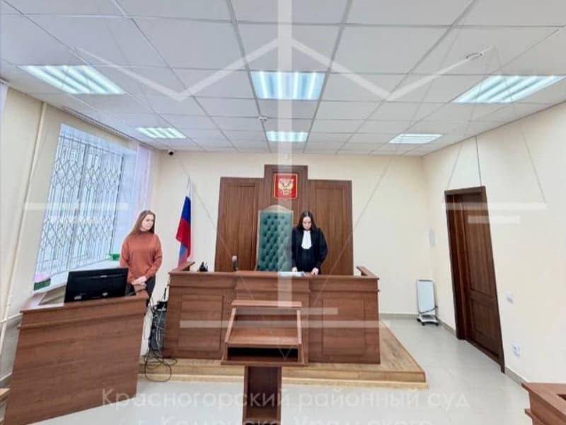 В Каменске-Уральском суд заставил женщину убраться в квартире с семью собаками и кошками