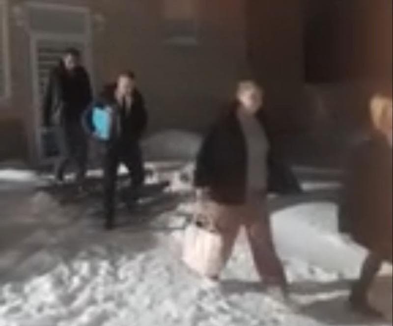 «Заложили квартиры, машины»: сотни жителей Каменска-Уральского стали жертвами финансовой пирамиды