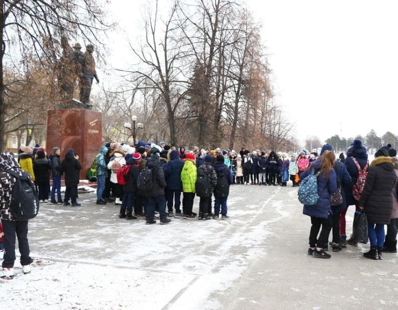 День Защитника Отечества в Каменске-Уральском: концерты, встречи с Героями России и спортивные турниры