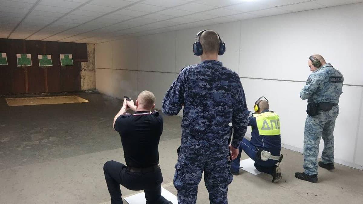 Полицейские Каменска-Уральского провели турнир по стрельбе в честь 23 февраля
