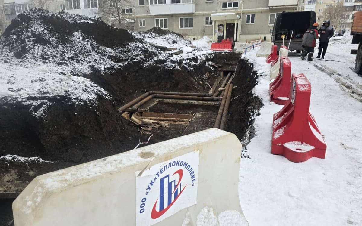 В Каменске-Уральском из-за оттепели начали проседать дворы после зимних раскопок