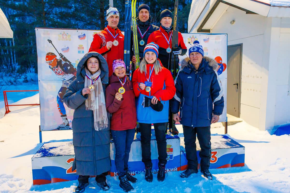 Синарские трубники закрыли лыжный сезон массовыми стартами