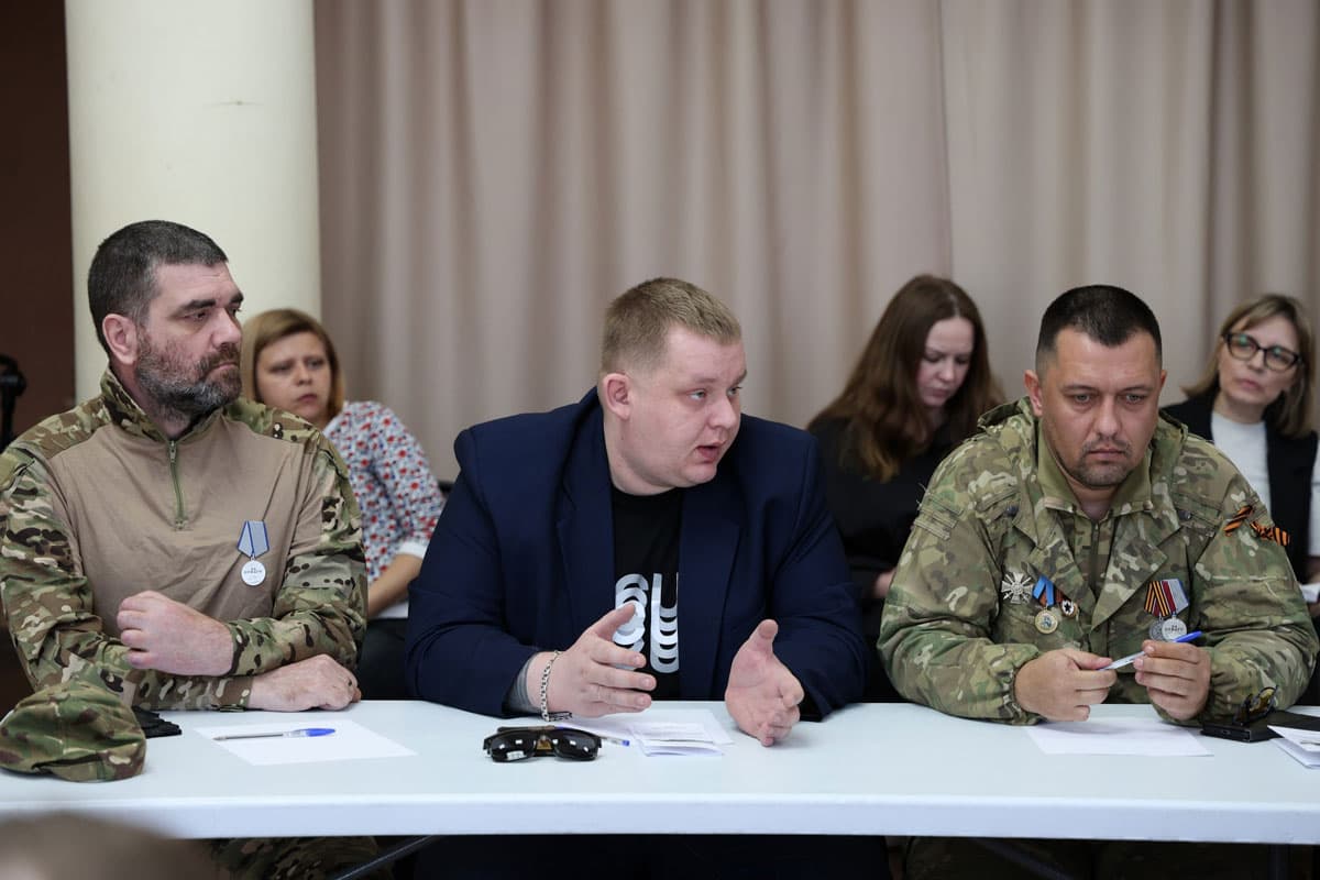 В Каменске-Уральском обсудили работу и поддержку для участников СВО: что предложили ветеранам