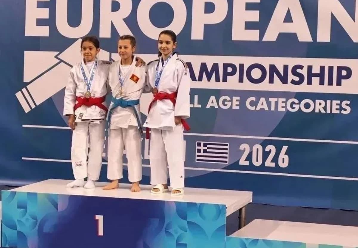 Школьница из Каменска-Уральского завоевала медаль Кубка Европы по джиу-джитсу среди 274 спортсменов