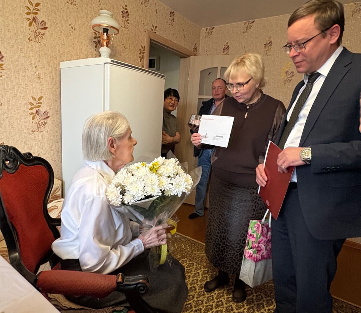 В Каменске-Уральском поздравили двух женщин, которым исполнилось 100 лет