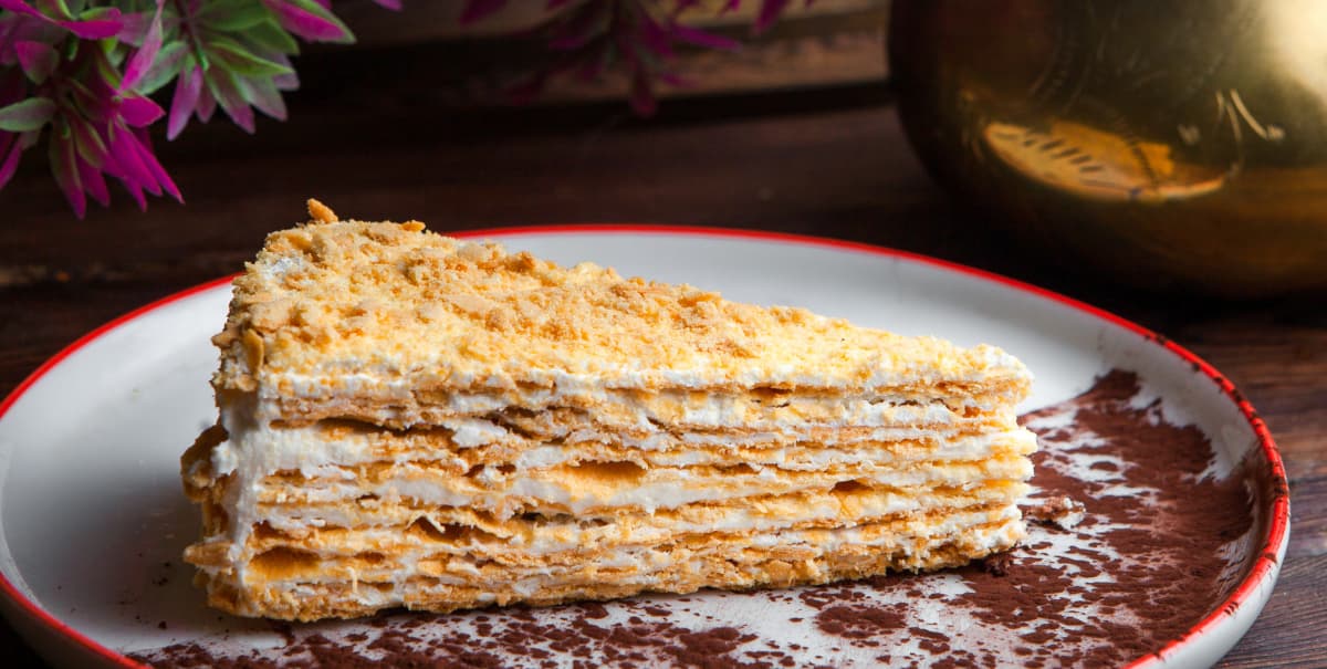Королевский торт "Наполеон" без выпечки за 15 минут — кремовый и нежный
