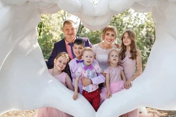 «Под удар попали все, и особенно — многодетные» — приёмная мать из Каменска-Уральского о травле после гибели Далера Бобиева