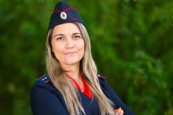 Каменцы могут поддержать Екатерину Устинкину в голосовании фотоконкурса «Леди в погонах»