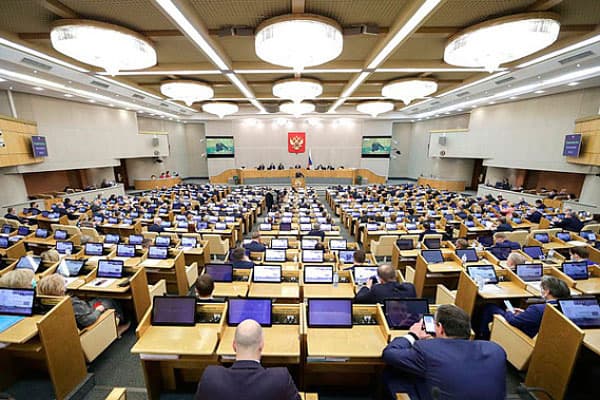 Госдума запретила увольнять одиноких родителей