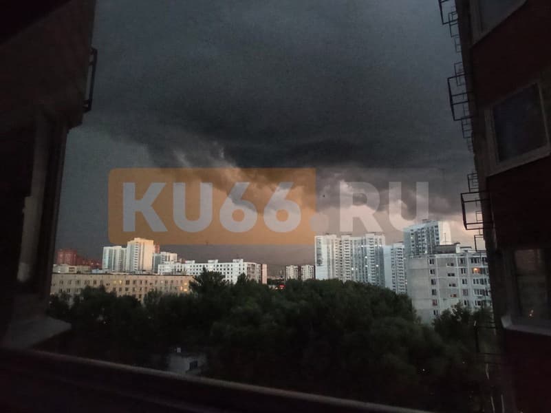 Ураган «Орхан» надвигается на Москву и Подмосковье — в столице уже начались ветер, ливень и град