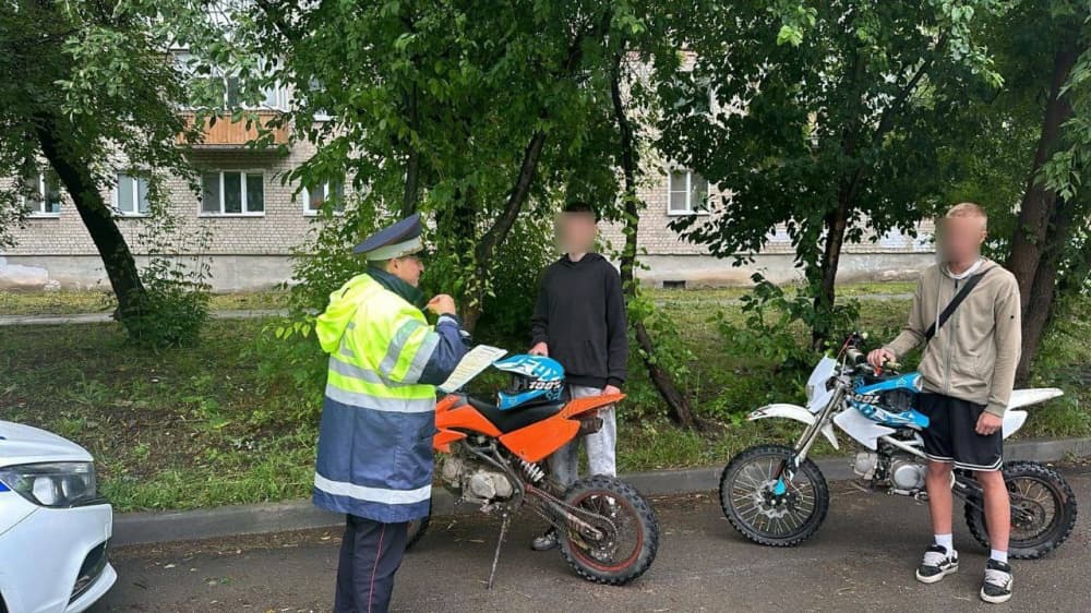 В Каменске-Уральском ГАИ поймала двух несовершеннолетних мотоциклистов