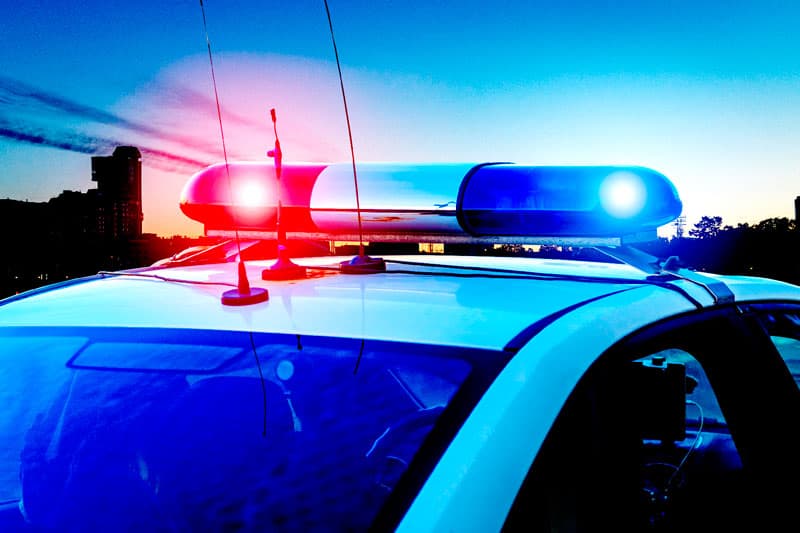 «Маньяк» в Каменске: странный мужчина пугает жителей на бульваре Комсомольский — полиция проводит проверку