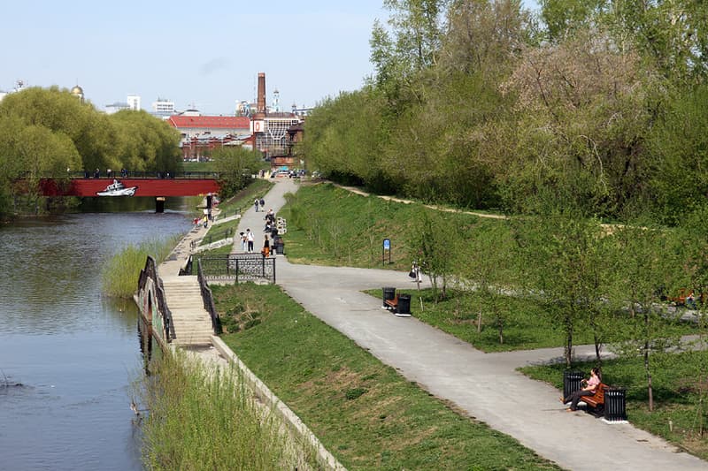 Школьники будут чистить Исеть в Екатеринбурге — такое предложение выдвинул замглавы города