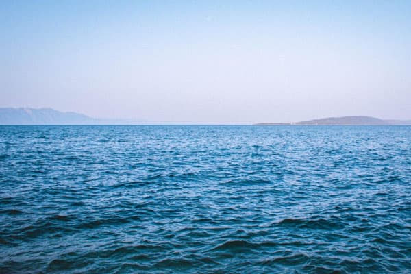 Рыбаки спасли россиянина, который 67 дней дрейфовал в открытом море