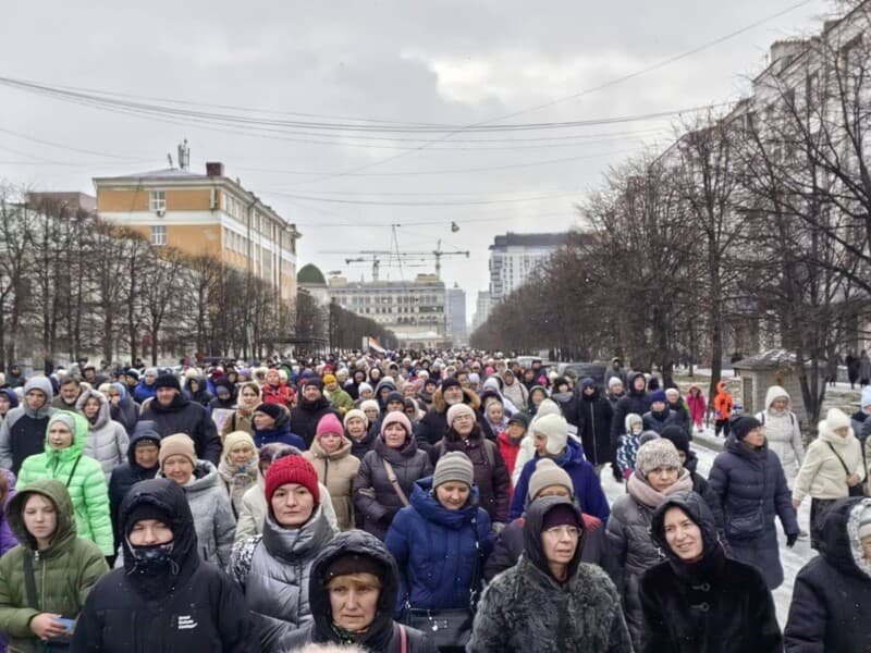 Крестный ход в Екатеринбурге: фото и видео с масштабного мероприятия