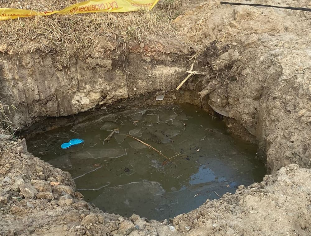 Утонул в яме: в Свердловской области ребенок погиб по дороге в магазин