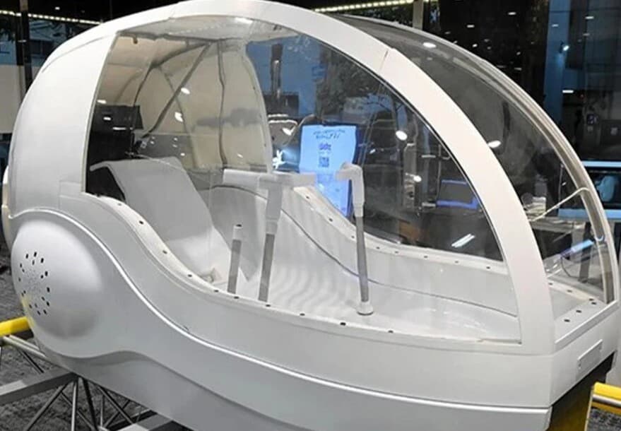 Япония снова удивляет: в стране создали стиральную машину для людей. Видео