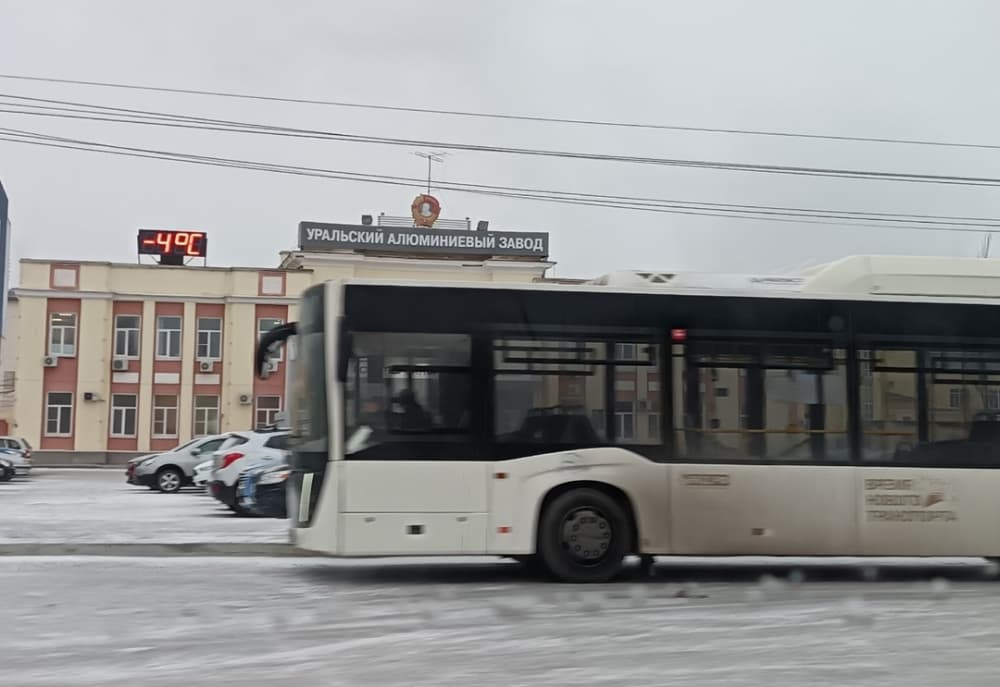 Большим автобусам в Каменске-Уральском с утра пораньше поменяют прошивку