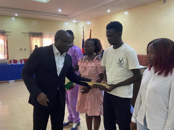 Африканские студенты прилетели на учебу в Екатеринбург