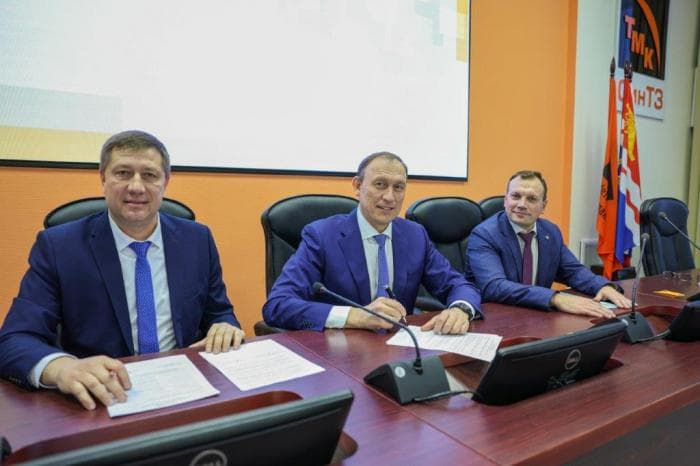 В СинТЗ подписали коллективный договор о социальной поддержке