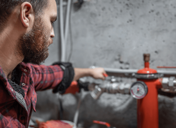 Дефицит кадров в ЖКХ Свердловской области достиг рекордных 22%